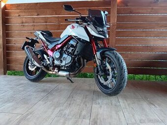 HORNET 750 2023