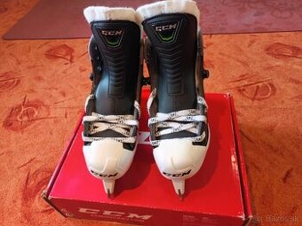 BRANKÁRSKE KORČULE CCM RIBCOR 44K JR, velikost 5D, EUR38.5