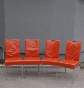 Stolička jedálenská – oranžová-cena za 1 ks.