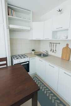 NOVINKA V PONUKE : NA PREDAJ 4i BYT PODBREZOVÁ KOLKÁREŃ