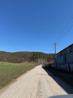 Predaj pozemoku v obci Hronsek 2700 m2