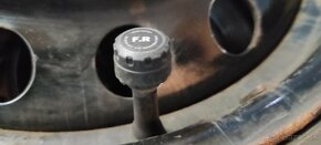 Zimné pneu..na plechových diskoch a tpms sada