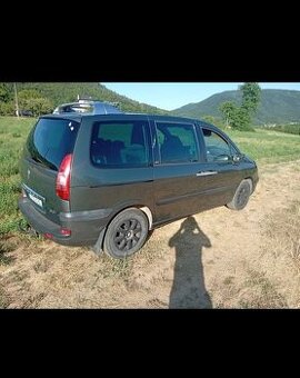 Peugeot 807