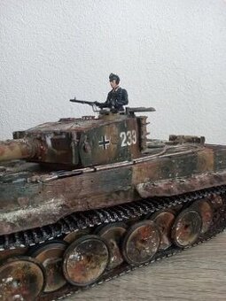 Tank Tiger a T-34 v mierke 1/16