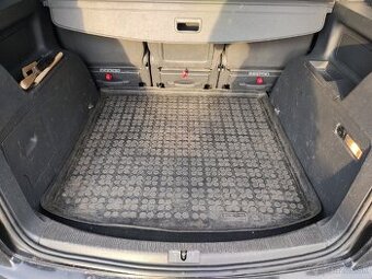 Gumena vanička do kufra-vw touran