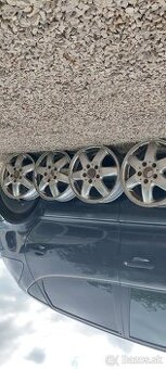 Predám elektróny Mercedes+plechové disky s pneu.
