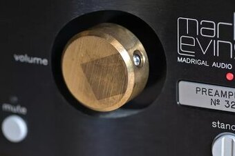 Mark Levinson No 326 S linkový predzosilňovač