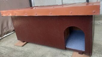 Pevná zateplená búda pre psa