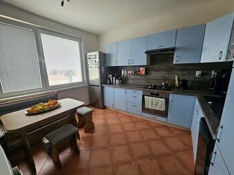 3 i zariadený byt s parkovacím státím, BONUSOM v Seredi