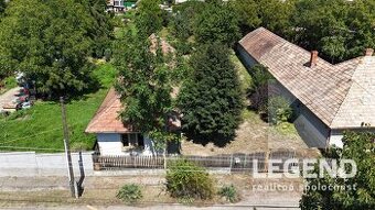 Chalupa Svodín, krásny pozemok 1317 m2, tichá ulička, ovocný