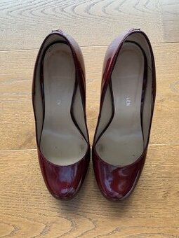 Bordove kozene lodicky zn. Karen Millen