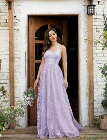 Krásne fialové spoločenské šaty