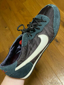 Nike - tenisky / botasky