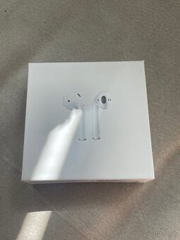 AirPods 2019