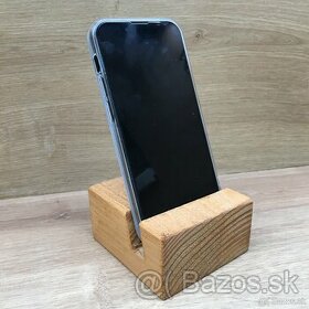 Predám originálny drevenný stojan na mobil