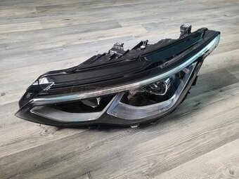 VW GOLF 8 LAVE SVETLO FULL LED