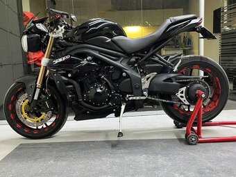 Triumph speed triple