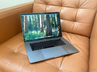 MacBook Pro 15” (2018) / i7 / 16 GB RAM / 512 GB SSD