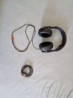 Sluchadlá JBL Quantum 200