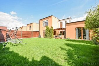 5 IZB RODINNÝ DOM S KRBOM a GARÁŽOU, REZID.LOKALITA PANORÁMA