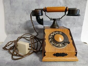 Starý retro telefon Tesla z roku 1979 Velice zachovalý, má č