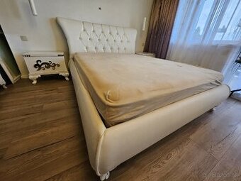 Luxusná manželská posteľ so Swarovski krištáľmi