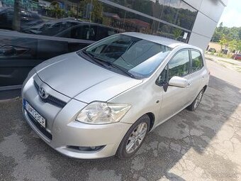 Auris 1,6 93kw 2009