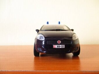 Mondo Motors model Fiat Grande Punto Carabinieri 1/24