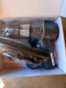 Maly ručný aku vysávač