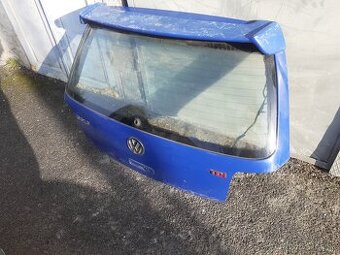 Golf 4  1.9 81 kw predám  zadný kufor