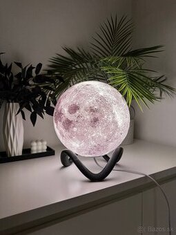 Dizajnová 3D lampa Mesiac so smart žiarovkou Philips Hue