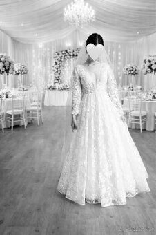 Svadobné šaty so závojom