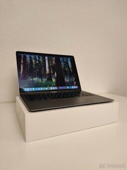 MacBook Air 2020 | i7 • 8GB • 256GB SSD