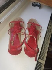 Červené kožené sandále UNISA 42