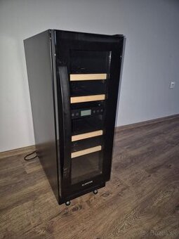 Vinotéka  Vinovilla na 17  fliaš