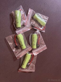 14500 Li-ion batérie 3.7V / 3000 mAh