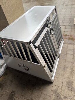Box pre psa do auta