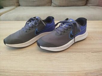Nike Starrunner 38