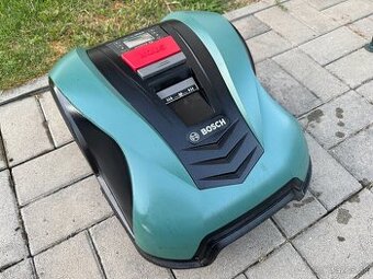 Robotická kosačka Bosch Indego M+ 700, 2x dok,príslušenstvo