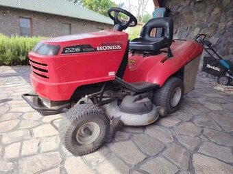Traktorova kosačka HONDA V-Twin 2216