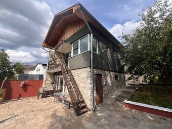 MAĎARSKO - JAZERO RAKACA – ZREK. 4 IZB. CHATA S VÝHĽADOM