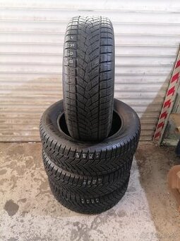 Goodyear zimné 215/55/R16