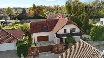 6-izbový rodinný dom s dvojgarážou v Malinove