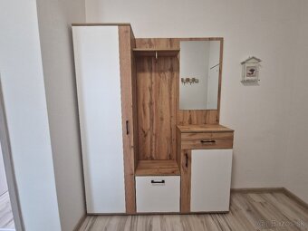 Predsieňový nábytok