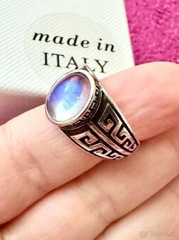 Nový strieborný prsteň s mesačným kameňom