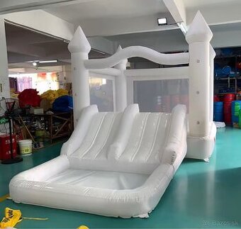 🎉 SKÁKACÍ HRAD NA PRENÁJOM – ZABAVTE DETI NA VAŠEJ AKCII 🎈