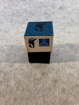 Adaptér sáněk blesku Pentacon.