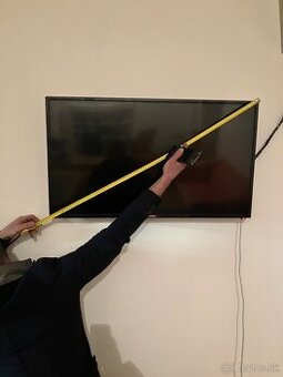 Televízor plus nástenný držiak