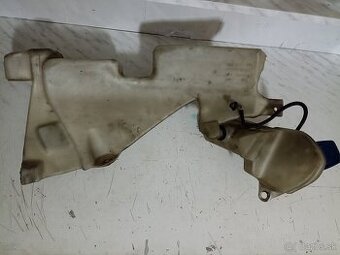 Nádobka na ostrekovače Audi A4 B7