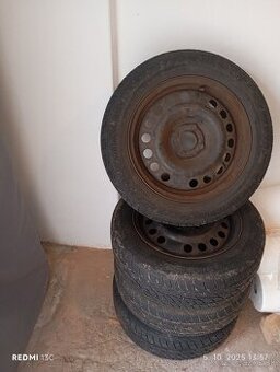 Zimné pneumatiky na diskoch